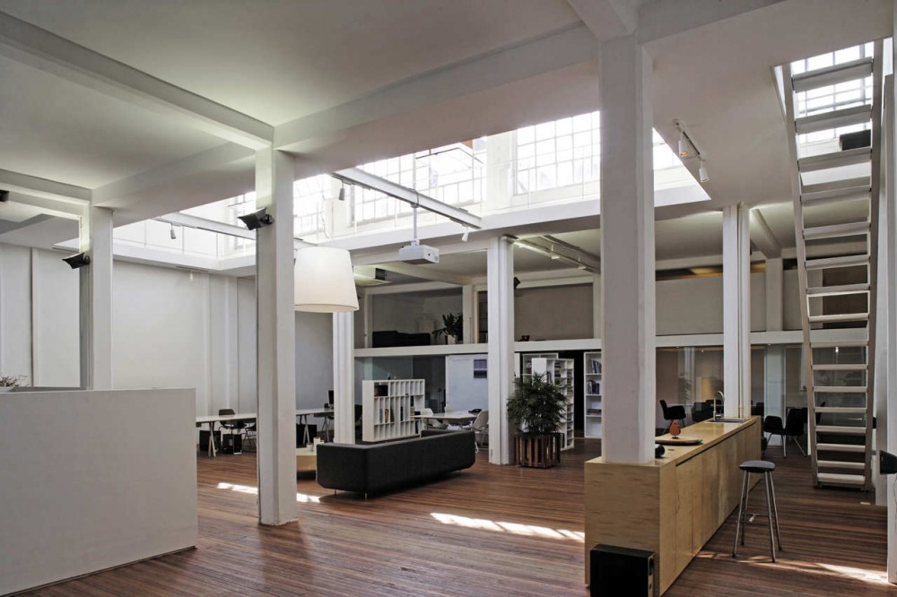XL+ Office Space / Great City & Architecture