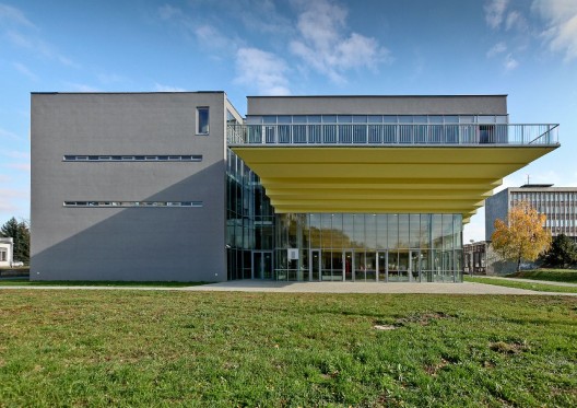 Library Information Centre / KOPA