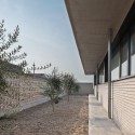 Medical Centre In Milagro / Doblee