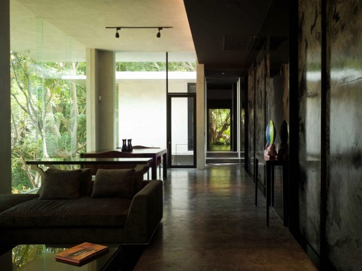 Hilltop House / Openbox Company