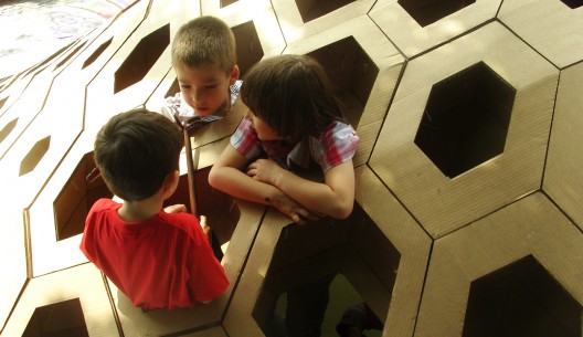 Hexigloo Pavilion / Tudor Cosmatu, Irina Bogdan, Andrei Radacanu