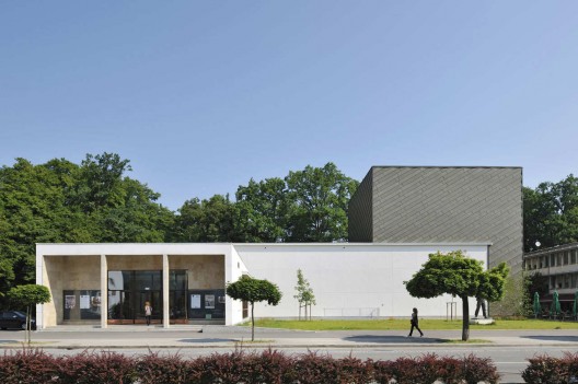 Theatre Park / Studio Kalamar