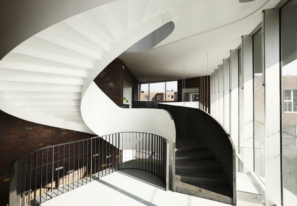 Levi Strauss High School / TANK Architectes © Julien Lanoo Levi Strauss High School / TANK Architectes © Julien Lanoo