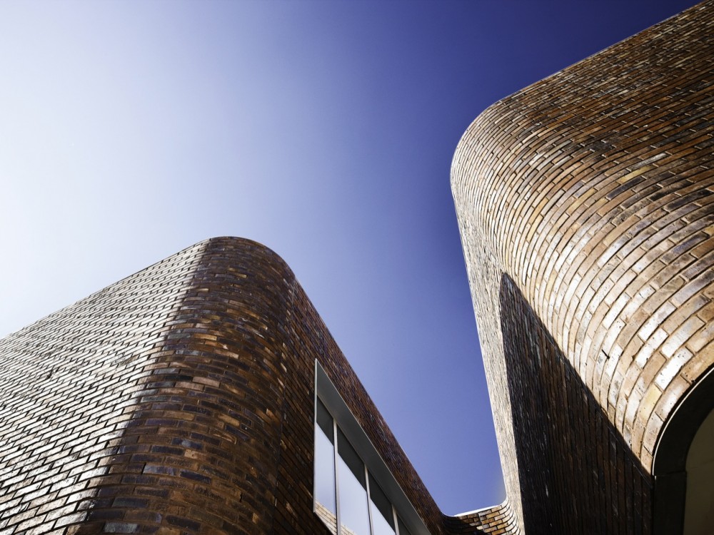 Levi Strauss High School / TANK Architectes