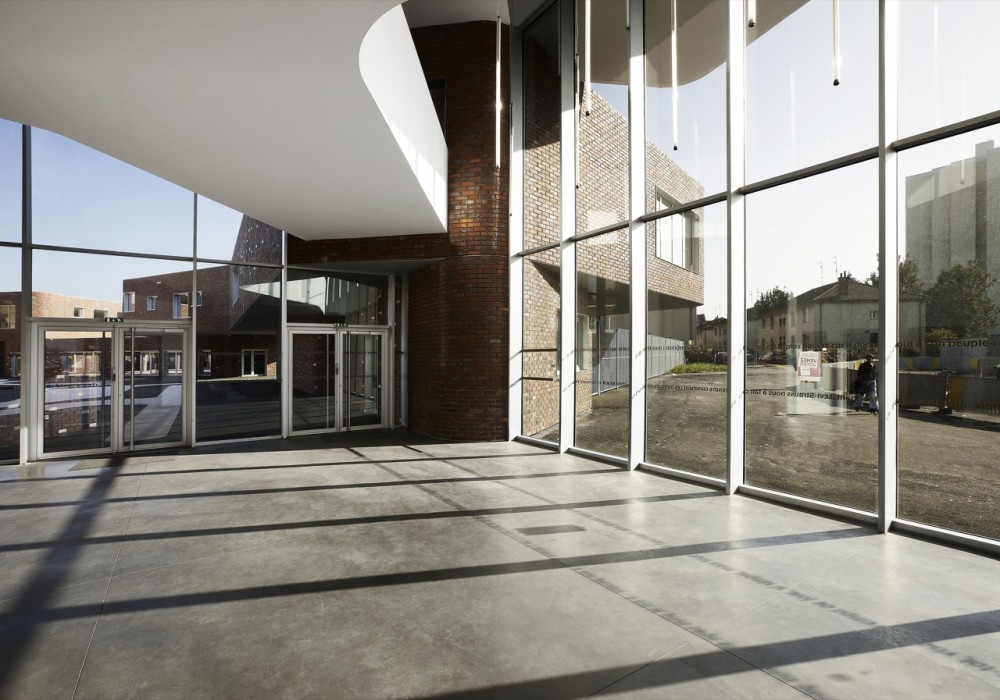 Levi Strauss High School / TANK Architectes © Julien Lanoo Levi Strauss High School / TANK Architectes © Julien Lanoo