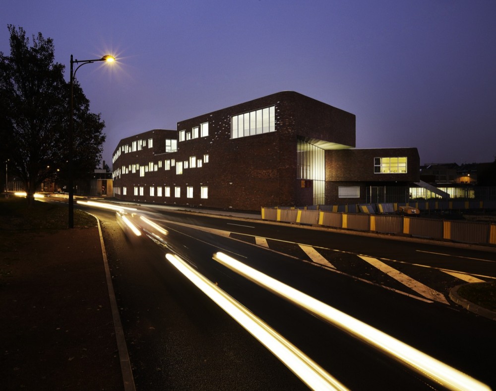 Levi Strauss High School / TANK Architectes