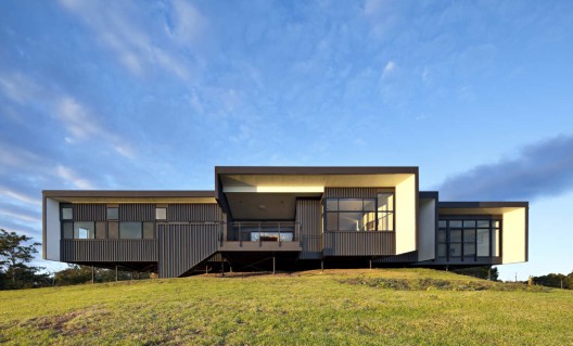 Bryden House / BVN Architecture, Daniel R. Fox Architects
