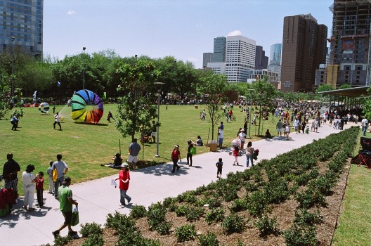 Discovery Green / Hargreaves Associates