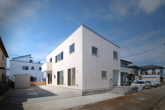Duplex House in Hiratsuka / LEVEL Architects