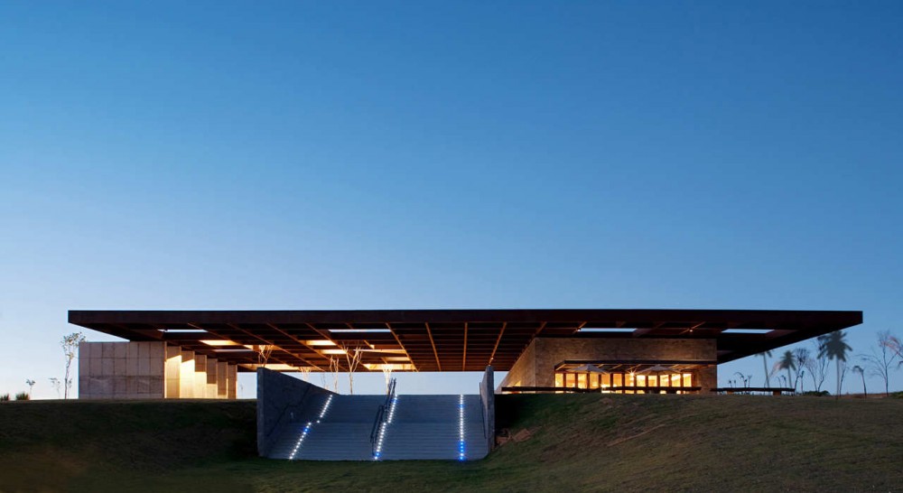 Welcome Center / Rocco, Vidal + arquitetos