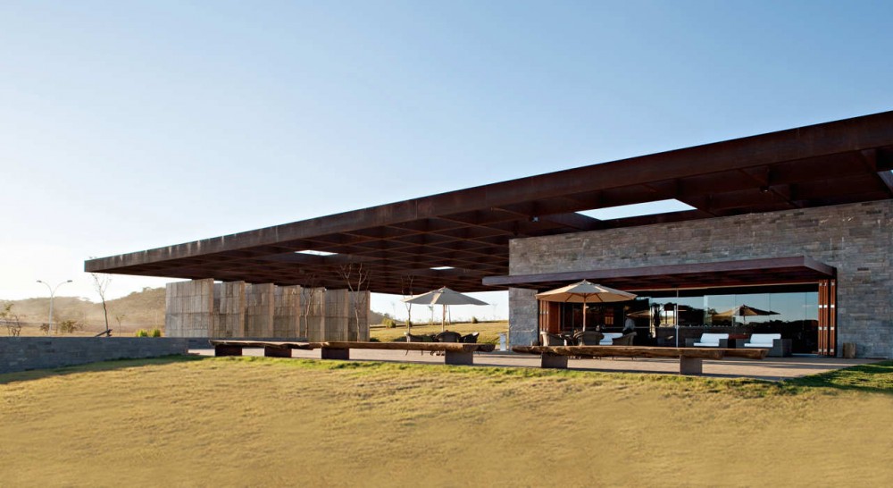Welcome Center / Rocco, Vidal + arquitetos