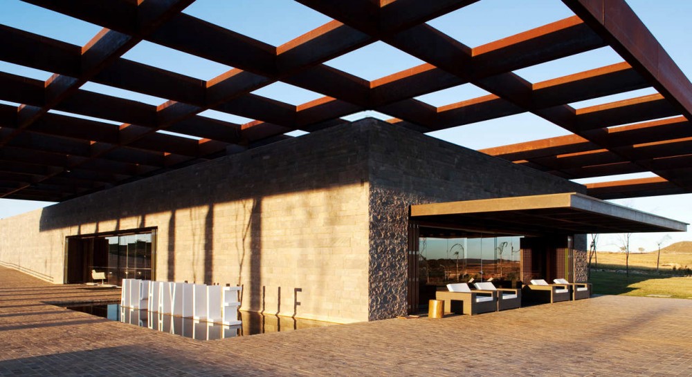 Welcome Center / Rocco, Vidal + arquitetos