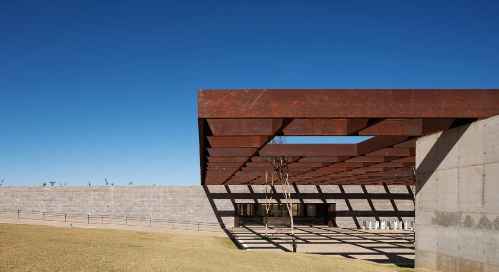 Welcome Center / Rocco, Vidal + arquitetos