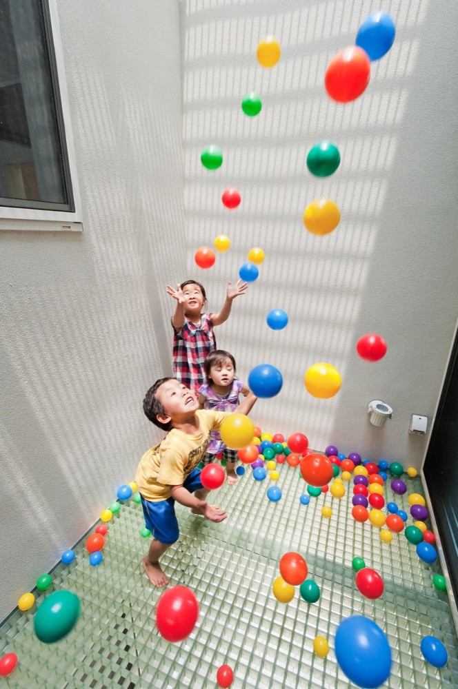 Slide House / LEVEL Architects