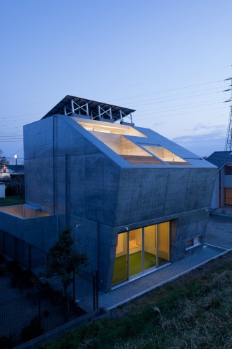 House in Fuji / LEVEL Architects