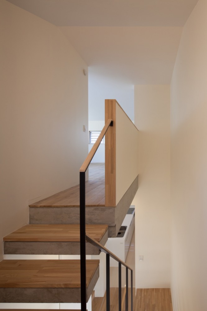 House in Fuji / LEVEL Architects
