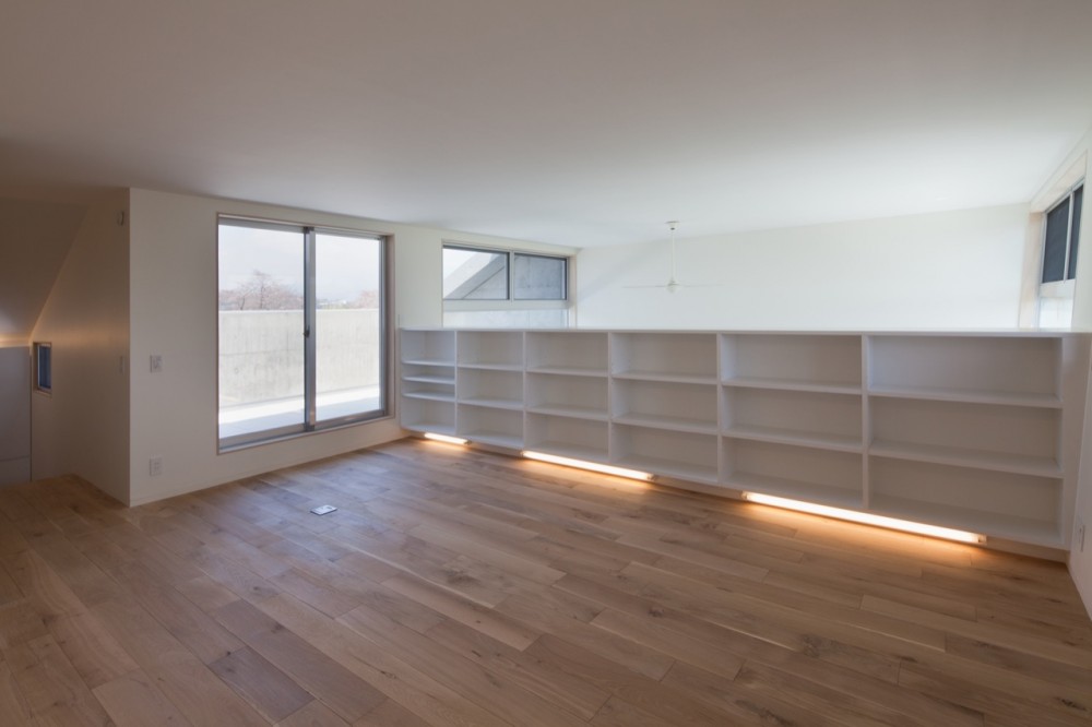 House in Fuji / LEVEL Architects