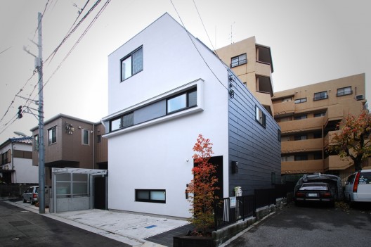 House in Togoshi / LEVEL Architects