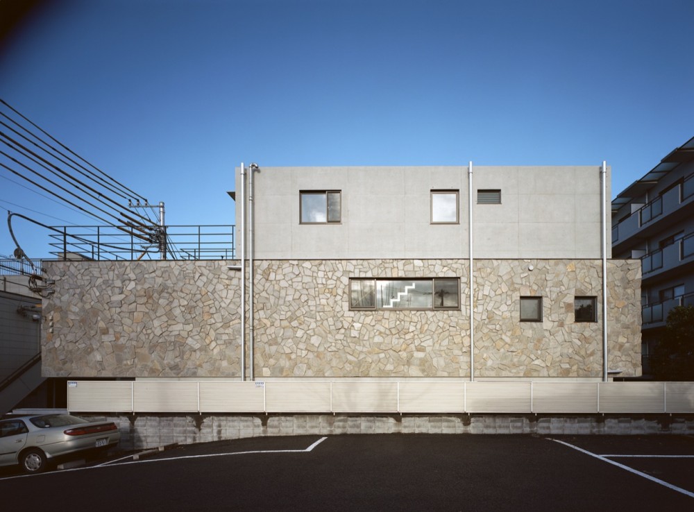 Triplex House in Nakano / LEVEL Architects