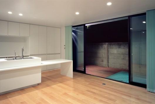 Triplex House in Nakano / LEVEL Architects
