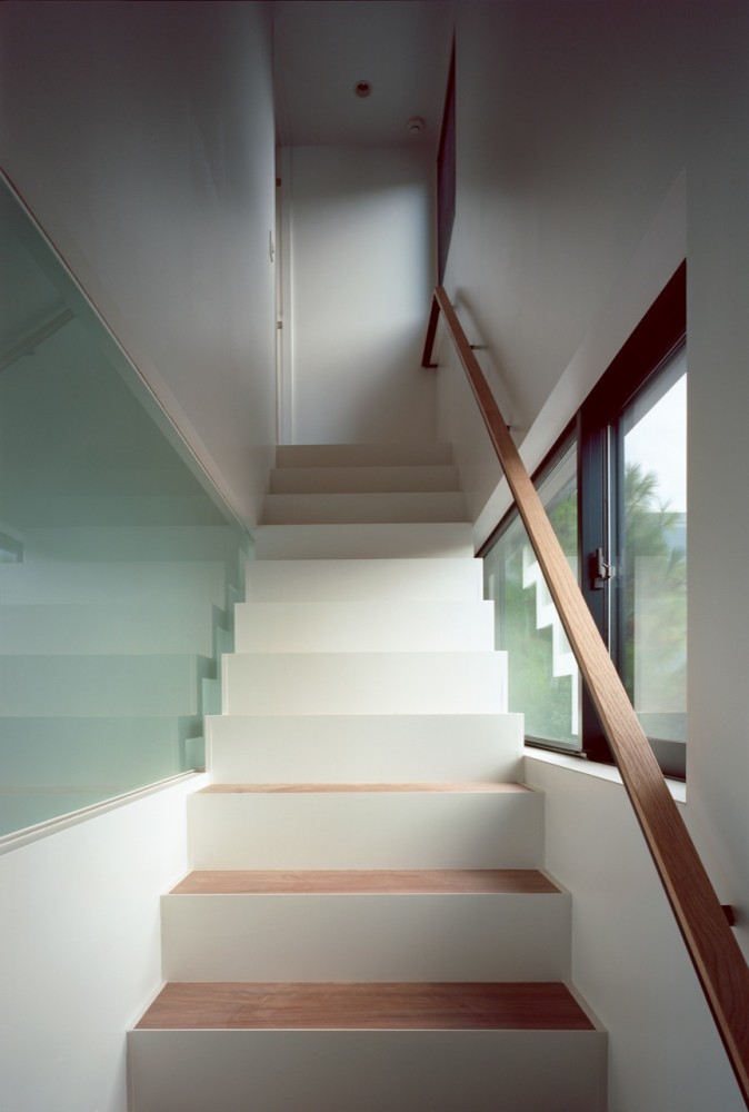 Triplex House in Nakano / LEVEL Architects