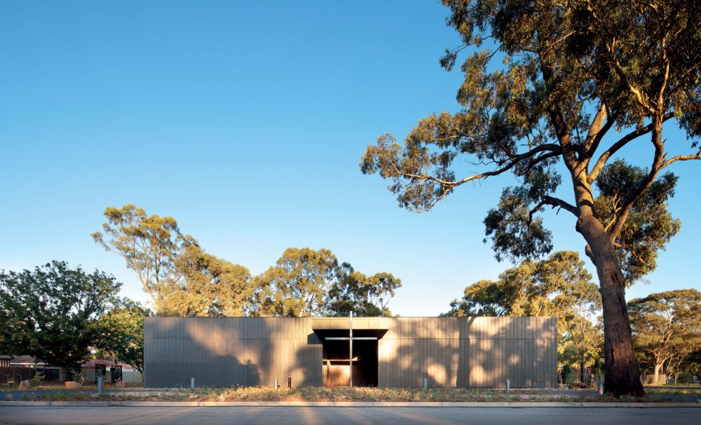 Puckapunyal Military Area Memorial Chapel / BVN Architecture