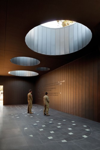 Puckapunyal Military Area Memorial Chapel / BVN Architecture