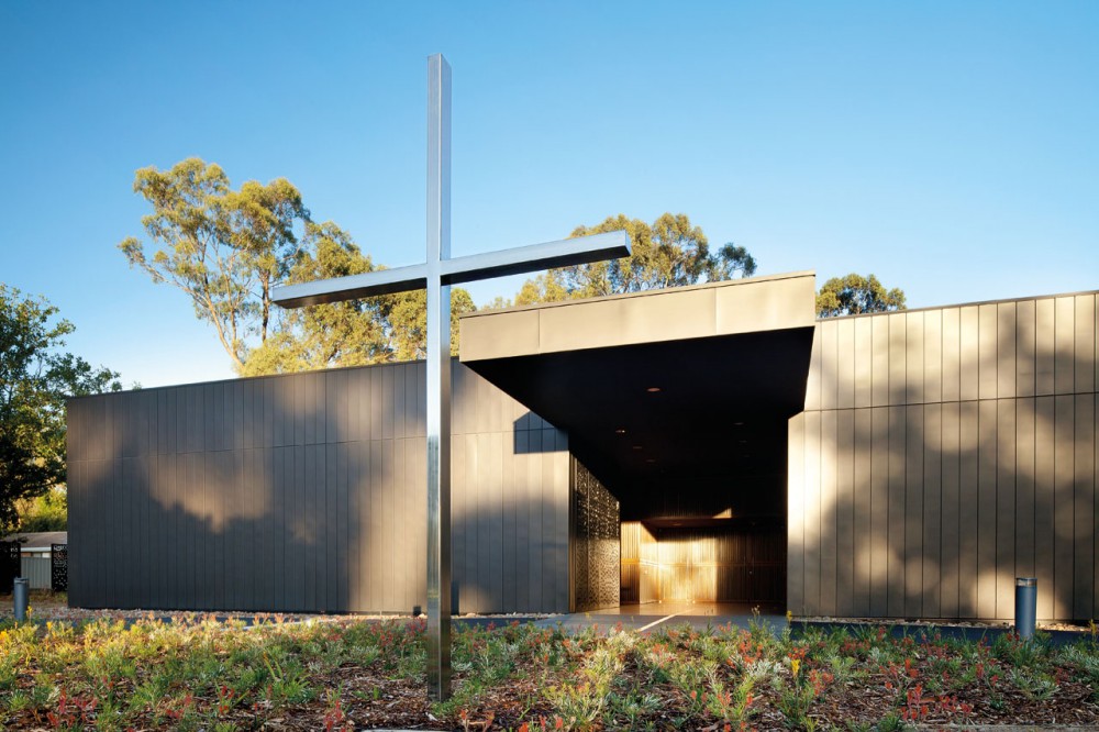 Puckapunyal Military Area Memorial Chapel / BVN Architecture