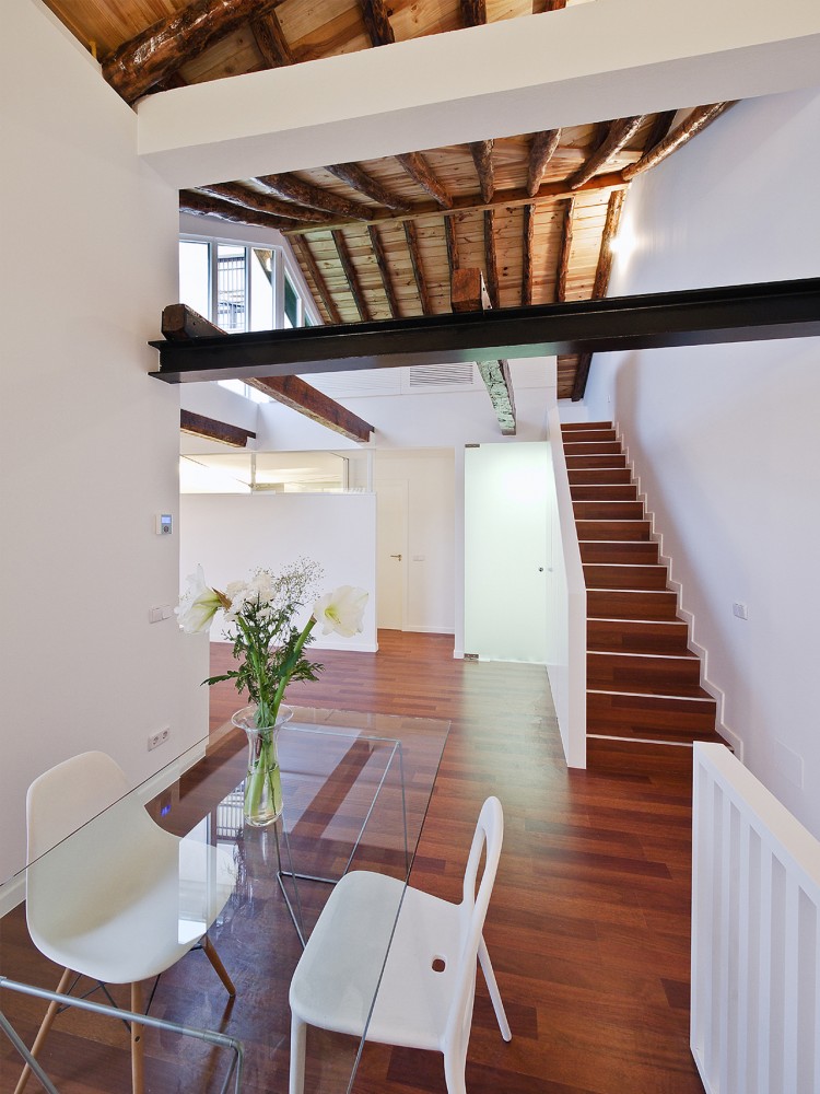 Toledo Apartment Renovation / Romero Vallejo Arquitectos
