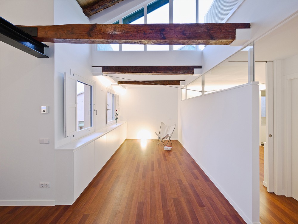 Toledo Apartment Renovation / Romero Vallejo Arquitectos