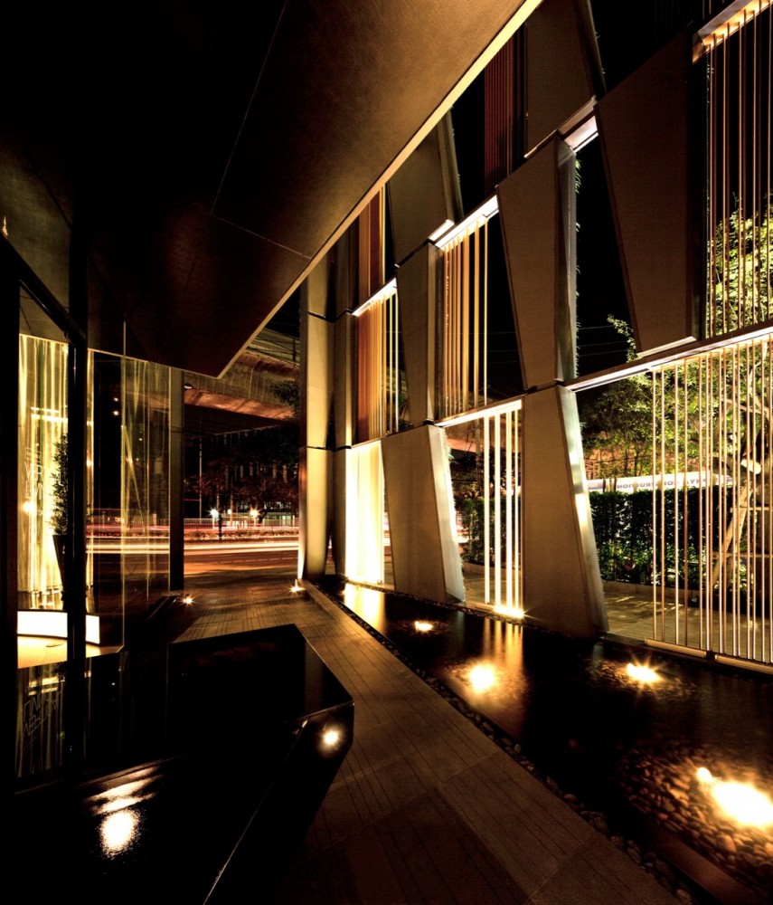 Vertical Living Gallery / Shma + Sansiri PCL + SdA