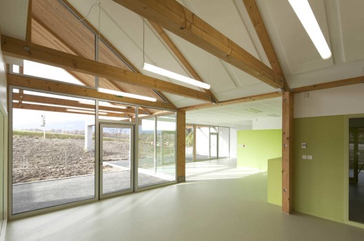 Early Childhood Center / Clermont Architectes