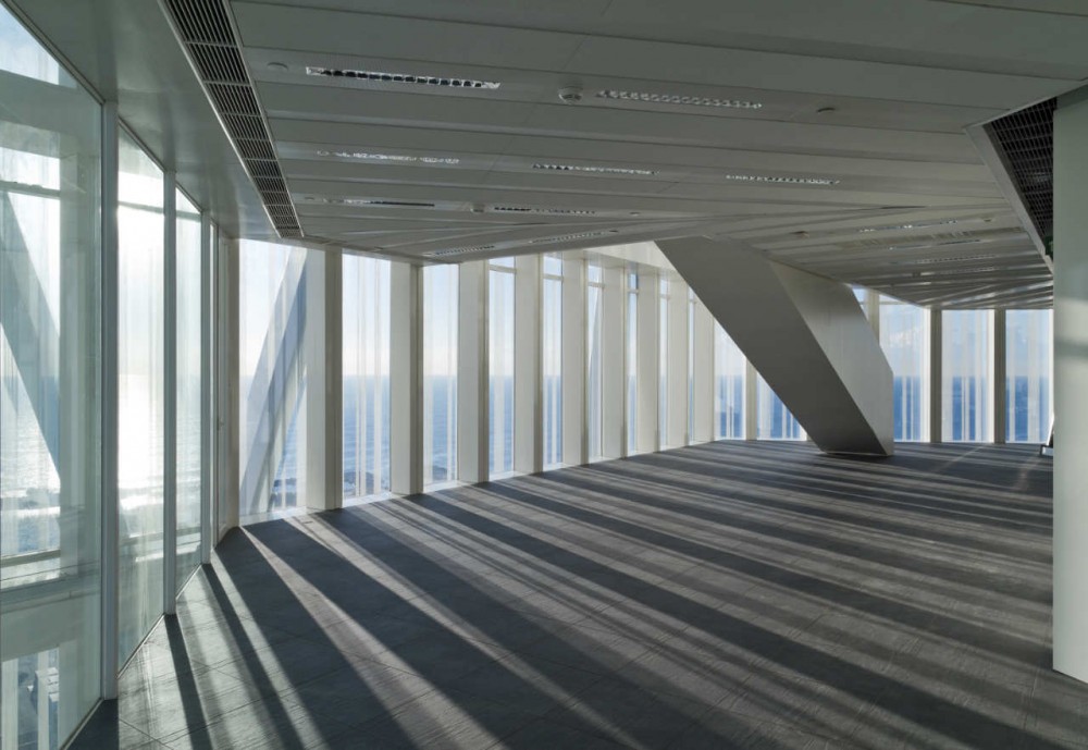 Torre Diagonal Zero Zero / EMBA