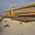 Desert Hotel / Estudio Larrain Desert Hotel / Estudio Larrain © Guy Wenborne