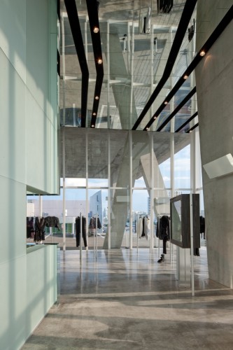 The Alchemist / Rene Gonzalez Architect
