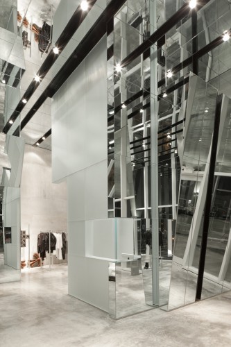 The Alchemist / Rene Gonzalez Architect