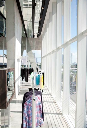 The Alchemist / Rene Gonzalez Architect