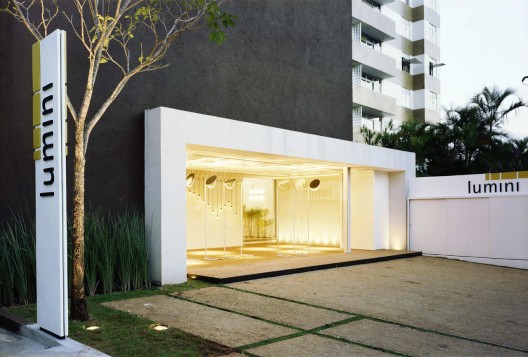 Lumini Shop / Rocco, Vidal + arquitetos