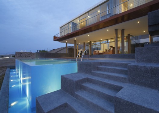 Beach House Q / Longhi Architects