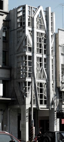 House In Tainan / FCHY Architect Lab