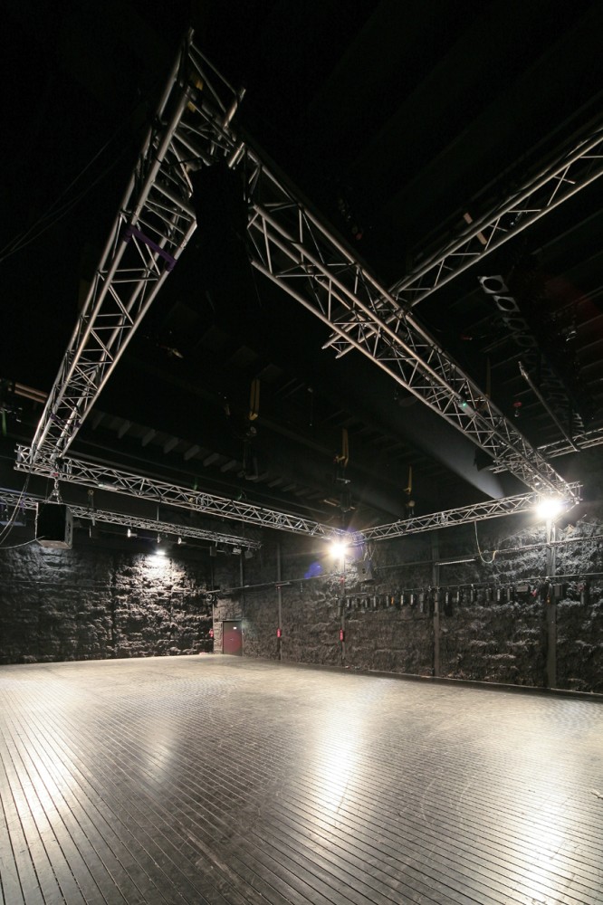 NO99 Straw Theatre / Salto AB
