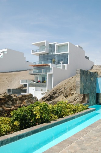 Alvarez Beach House / Longhi Architects