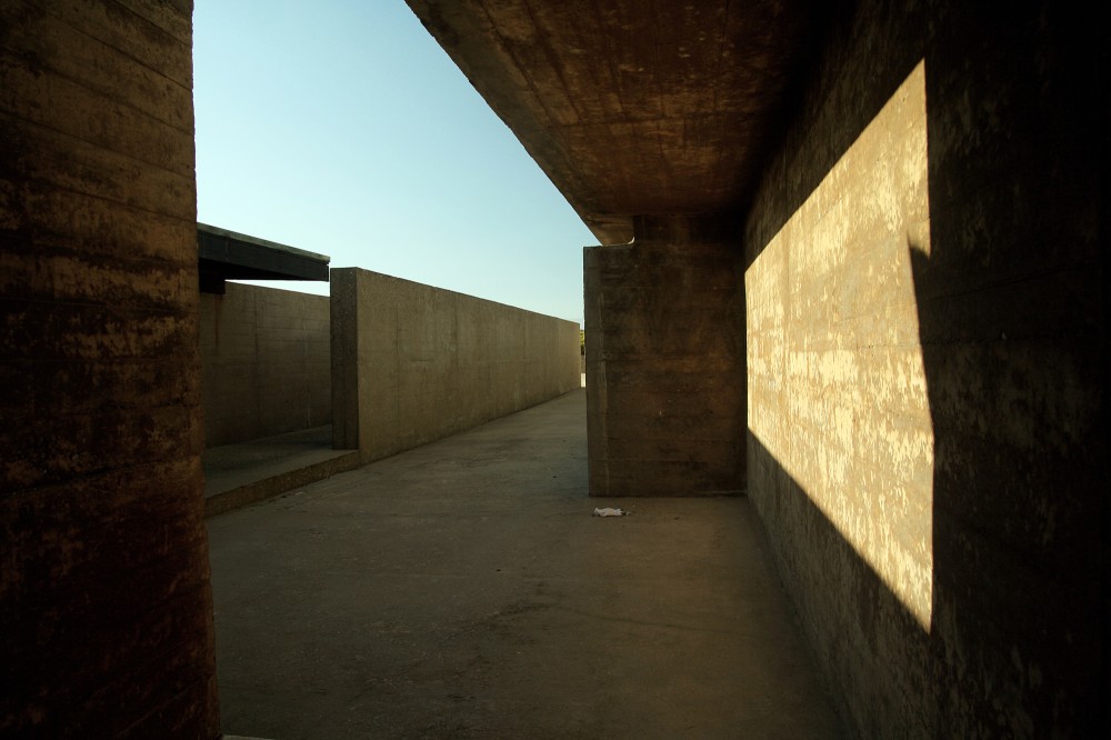 AD Classics: Leça Swimming Pools / Alvaro Siza