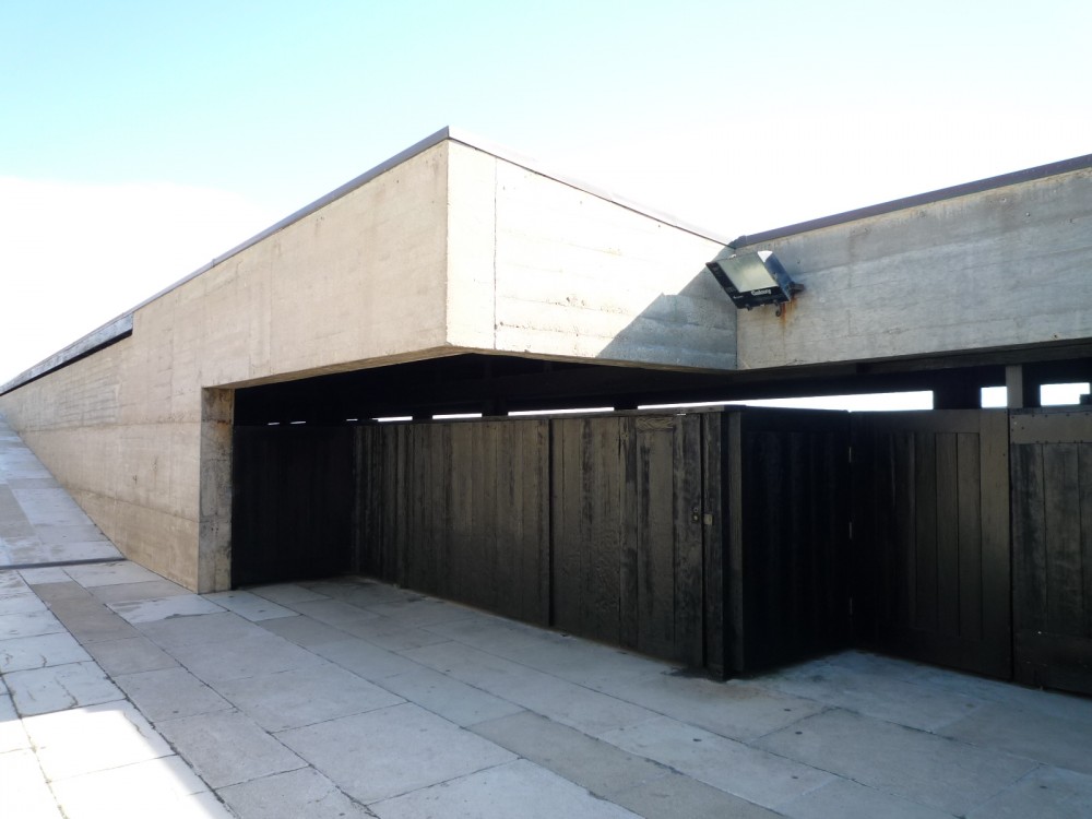 AD Classics: Leça Swimming Pools / Alvaro Siza