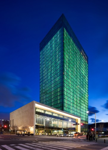 Next Human Network Green Factory / NBBJ