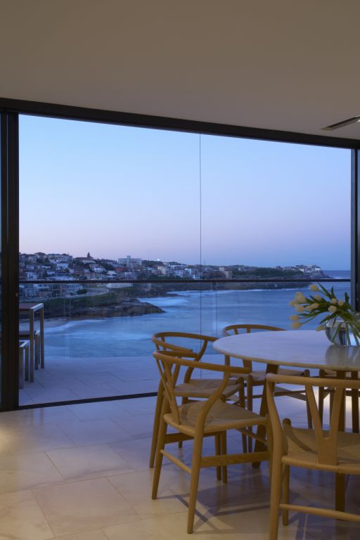 Pacific Sixteen / Smart Design Studio