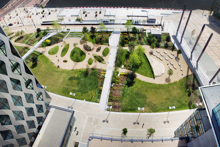 MediaCityUK Exterior Spaces / Gillespies