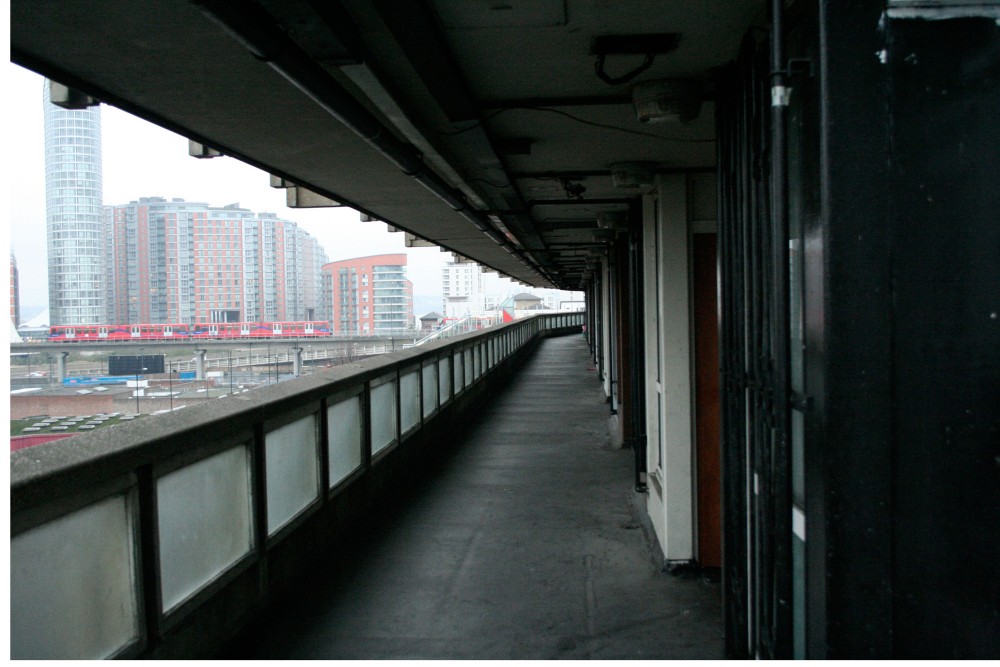 AD Classics: Robin Hood Gardens / Alison and Peter Smithson