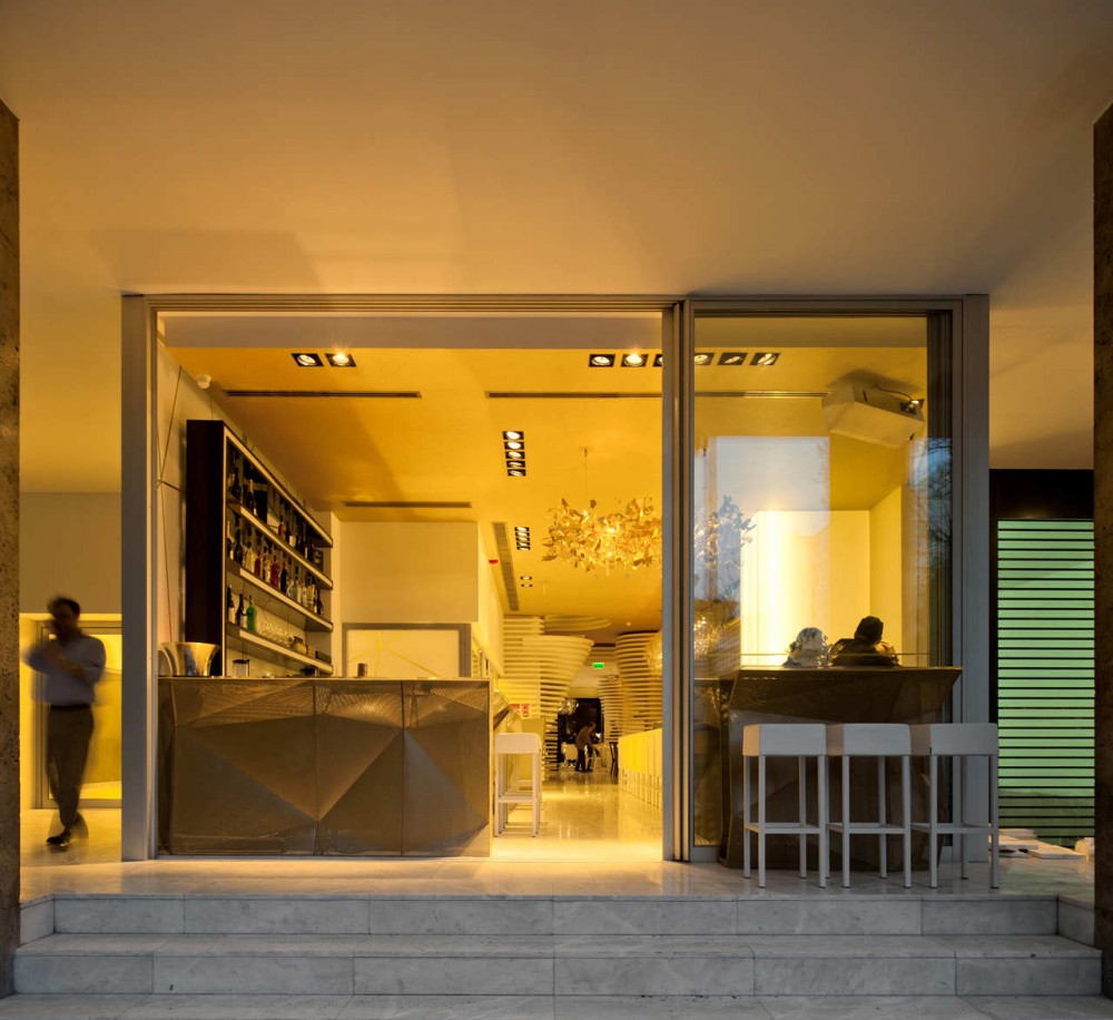 Sushicafé Avenida / Saraiva + Asociados