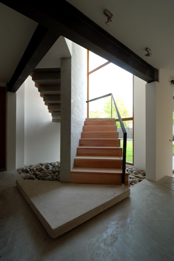 3-Element House / Tomás Swett
